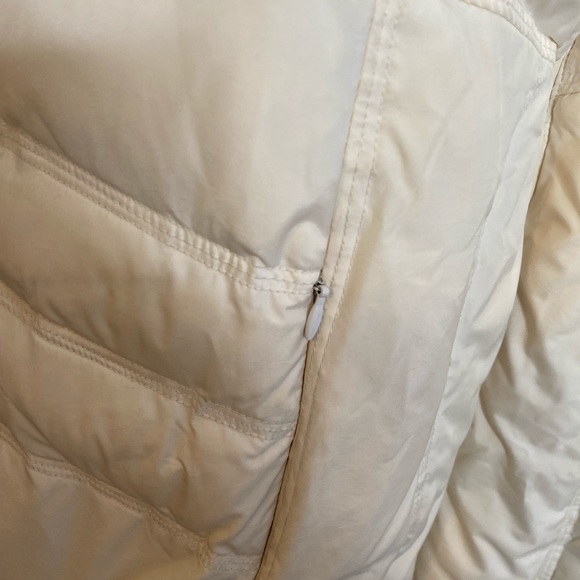 Ann Klein cream colored large down like puffer coat with hood - Picture 4 of 8